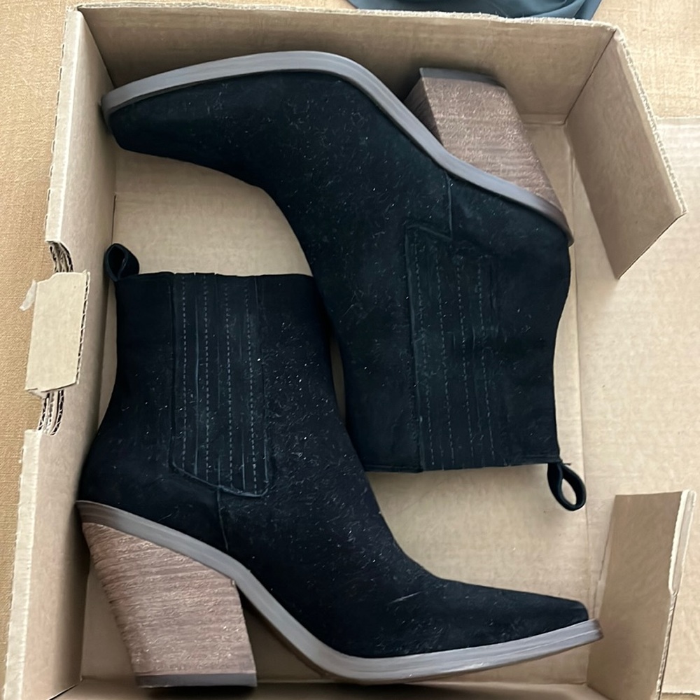 Vince Camuto Ackella bootie